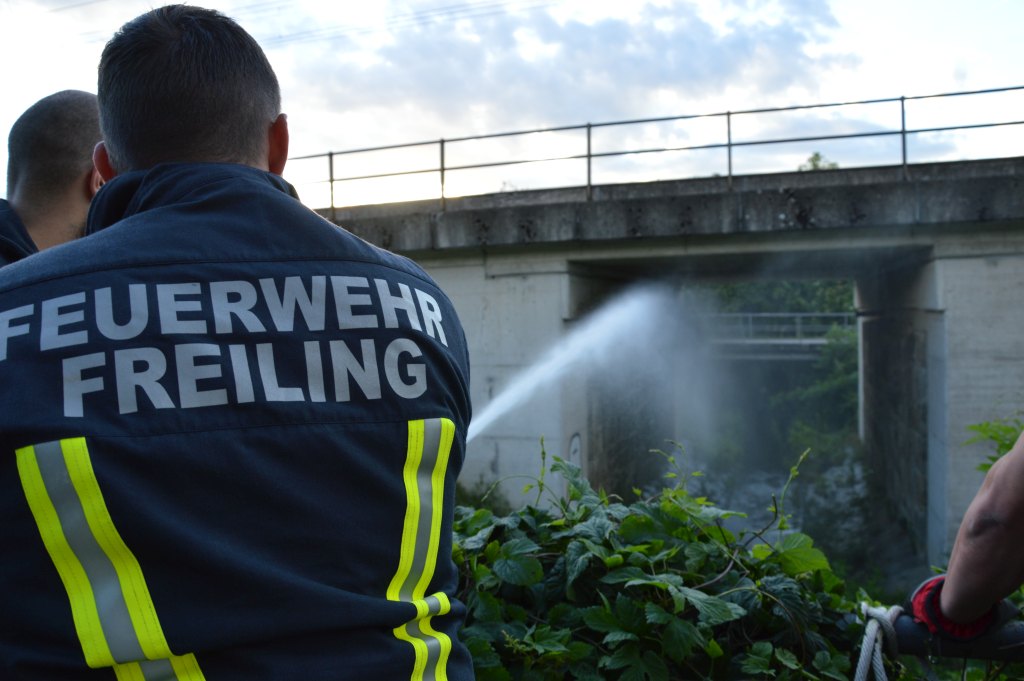 Freiwillige Feuerwehr Freiling - Übung: Wasserentnahmestelle